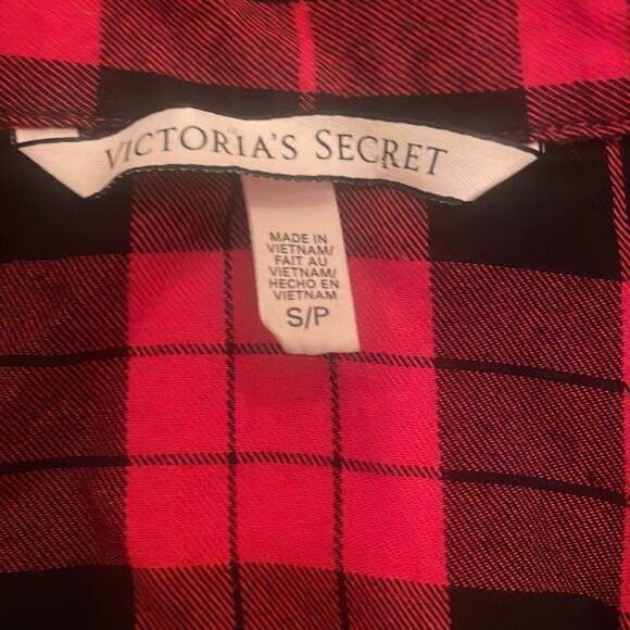 Victoria Secret Small Pajama Top Red Black Plaid Embroidered Chest Pocket - Picture 4 of 7